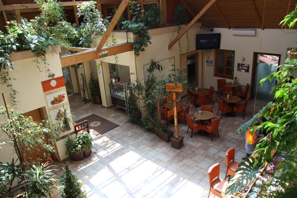 Gastland M0 Hotel & Conference Center Szigetszentmiklos Exterior photo